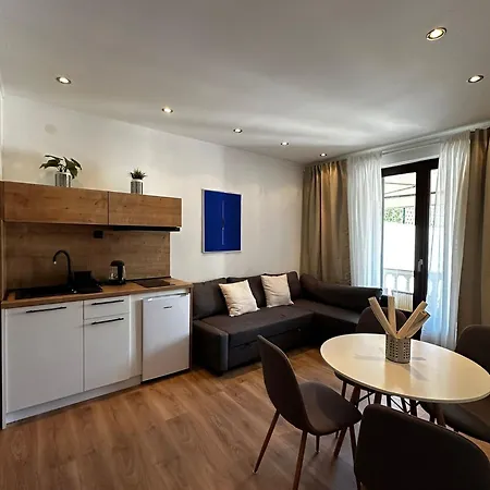 Vukovic アパート *